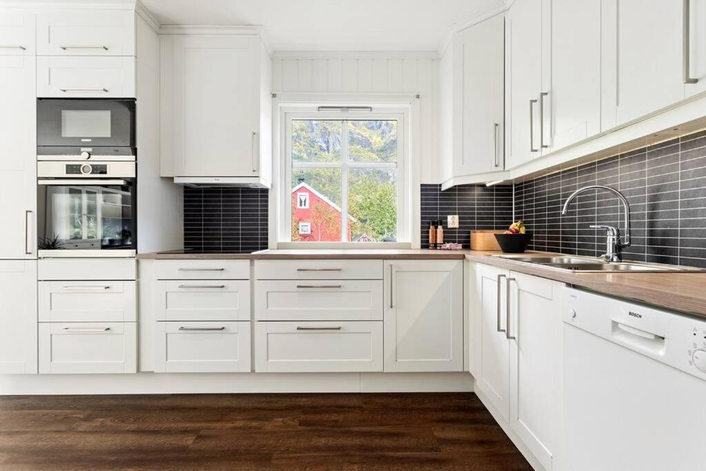 Fint Hus I Flam Villa Aurland Bagian luar foto